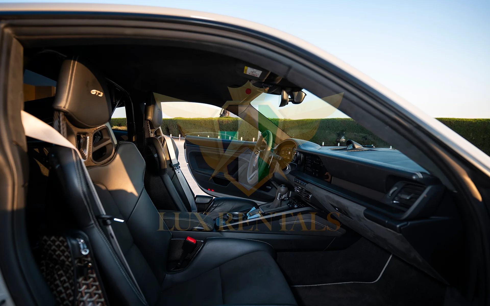 Porsche 911 GT3 - LUX RENTALS DUBAI
