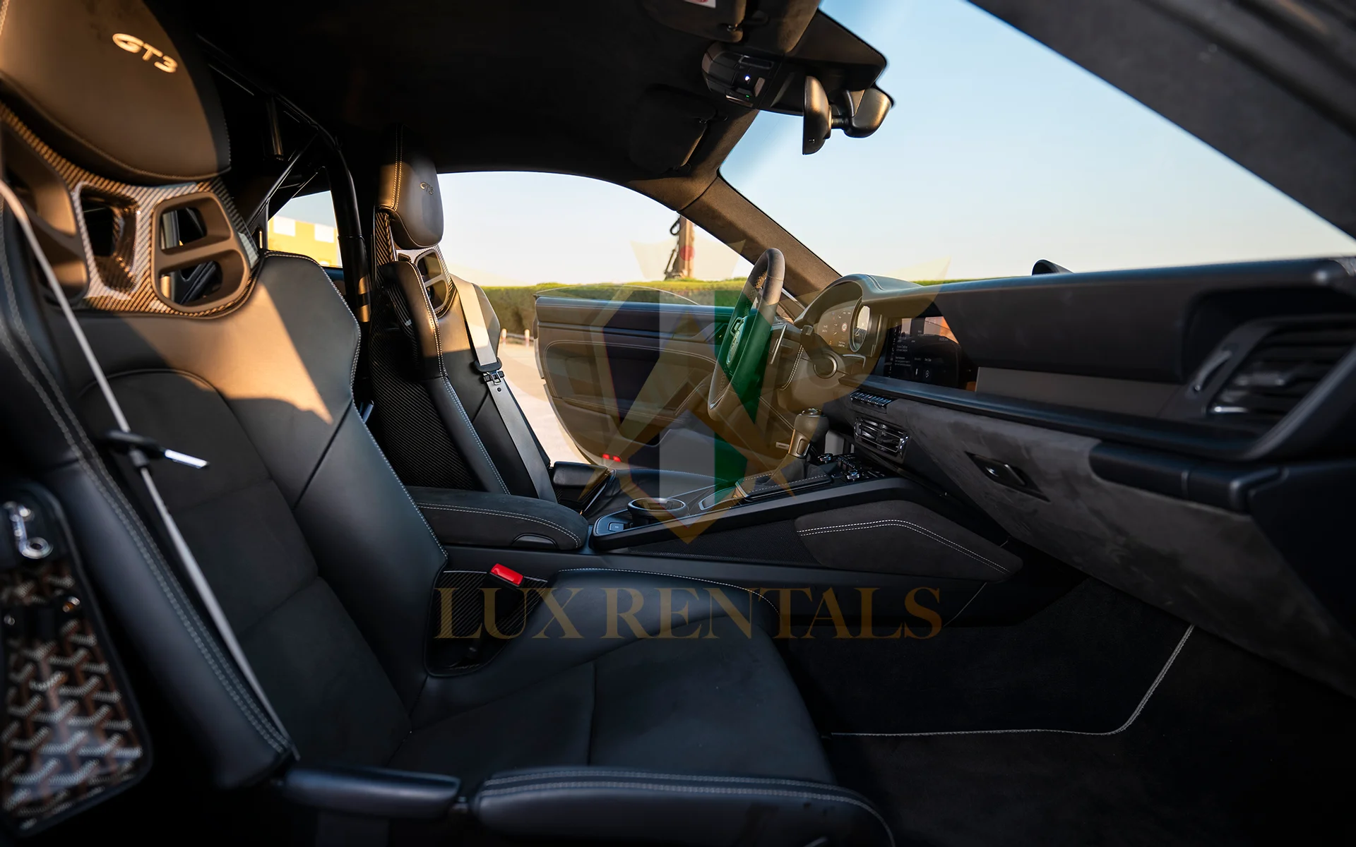 Porsche 911 GT3 - LUX RENTALS DUBAI