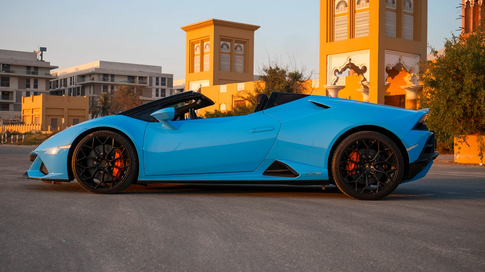 Huracán Evo Spyder - LUX RENTALS DUBAI
